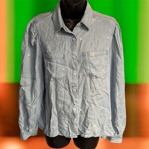 Kut from the Kloth Light Blue Top with embroidery roses SMALL